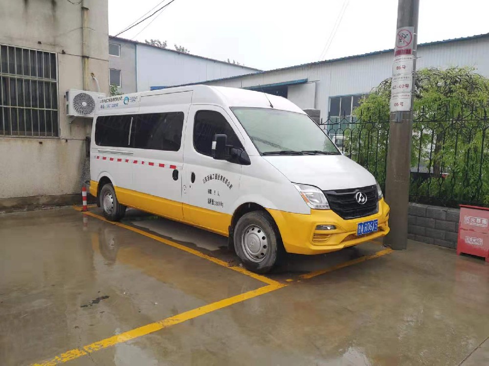 弯沉检测车